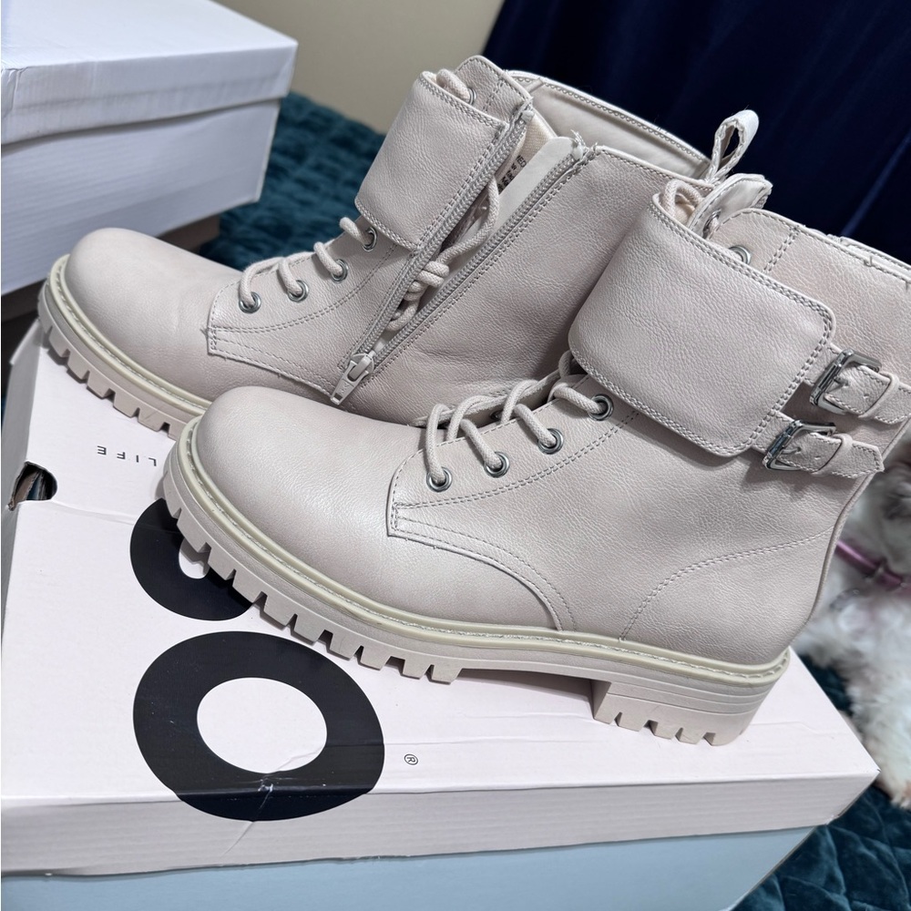 SO Women's Cream Combat Boots